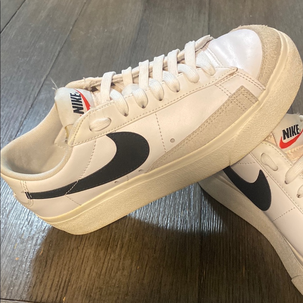 Nike White and Black Women's Sneakers
